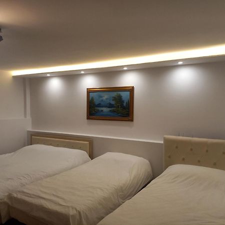 Flowers Guesthouse Τίρανα Εξωτερικό φωτογραφία
