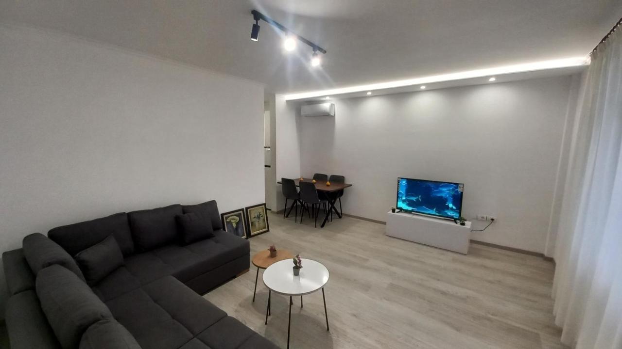 Flowers Guesthouse Τίρανα Εξωτερικό φωτογραφία