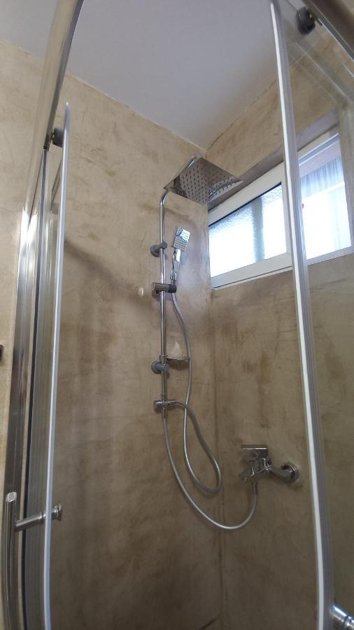 Flowers Guesthouse Τίρανα Εξωτερικό φωτογραφία