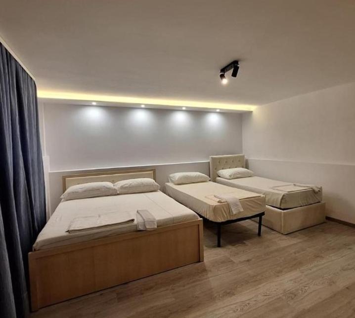 Flowers Guesthouse Τίρανα Εξωτερικό φωτογραφία