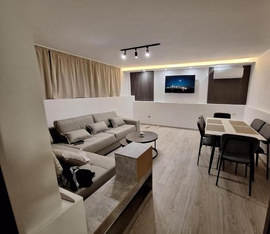 Flowers Guesthouse Τίρανα Εξωτερικό φωτογραφία
