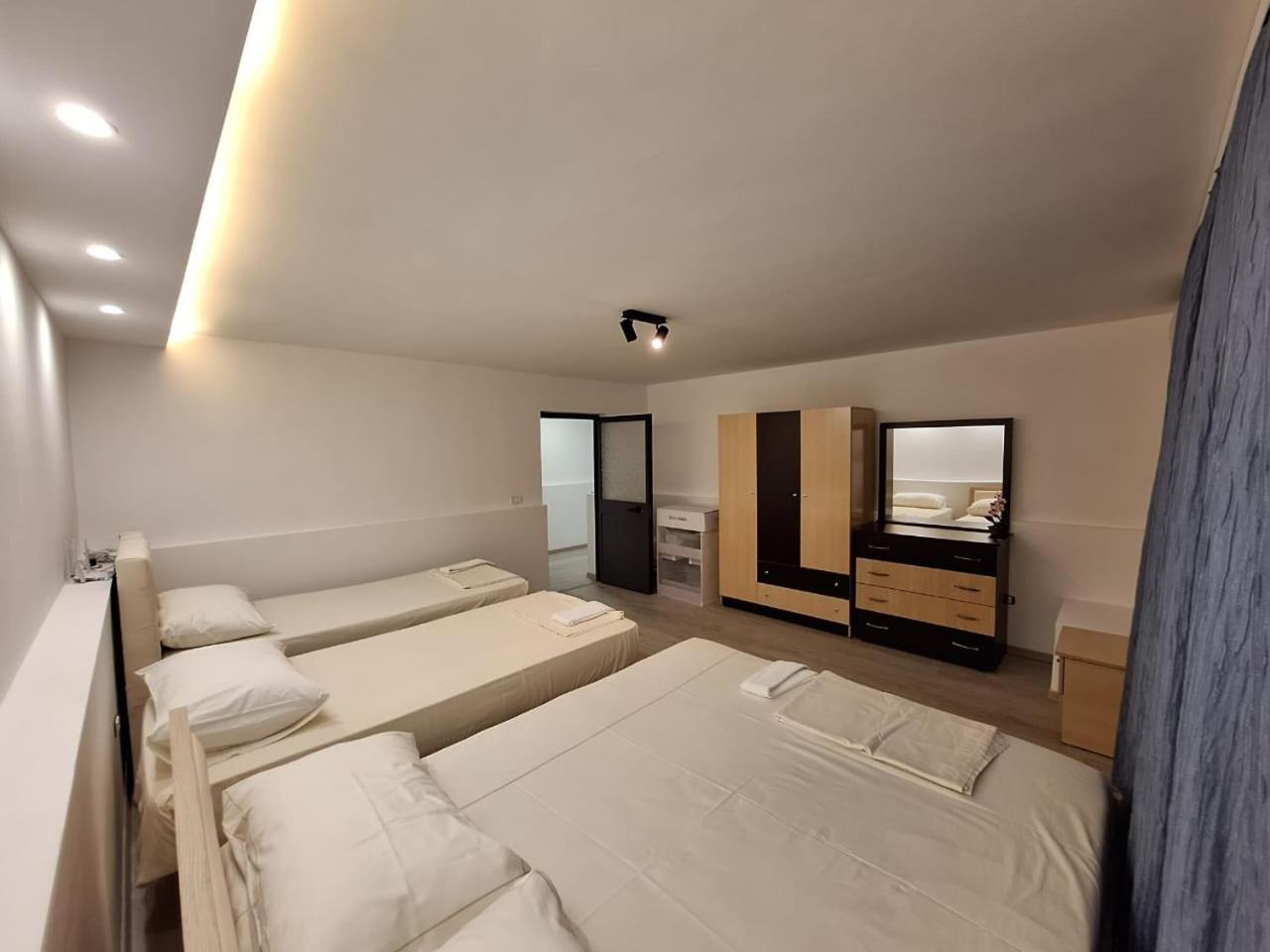 Flowers Guesthouse Τίρανα Εξωτερικό φωτογραφία