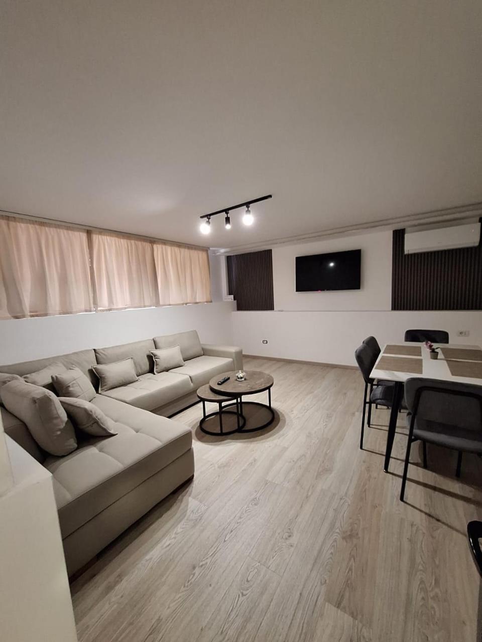 Flowers Guesthouse Τίρανα Εξωτερικό φωτογραφία